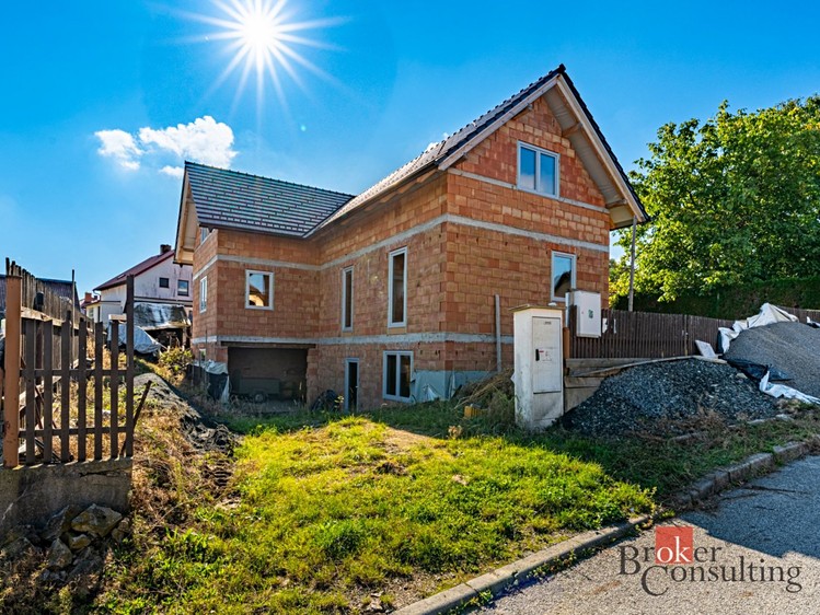 Prodej stavebního pozemku 638 m² - foto 2