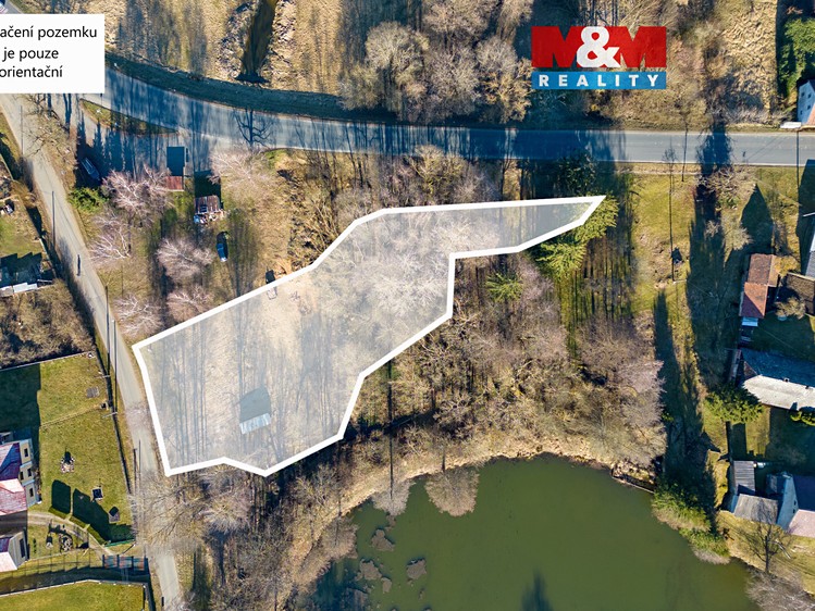 Prodej stavebního pozemku 1 787 m² - foto 1
