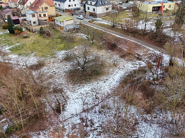 Prodej stavebního pozemku 994 m² - foto 1