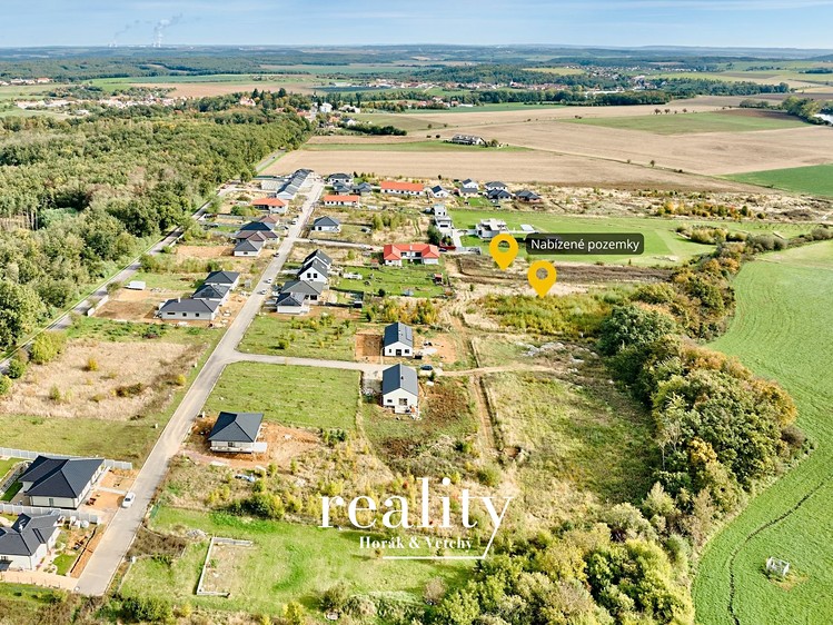 Prodej stavebního pozemku 708 m² - foto 1