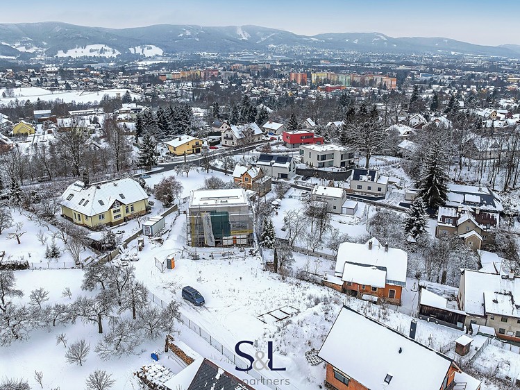 Prodej stavebního pozemku 769 m² - foto 1