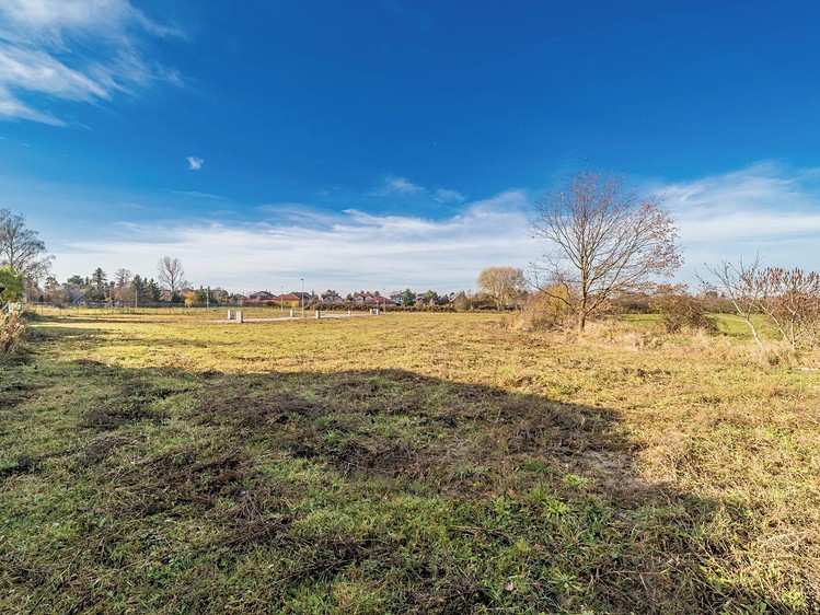 Prodej stavebního pozemku 1 075 m² - foto 5