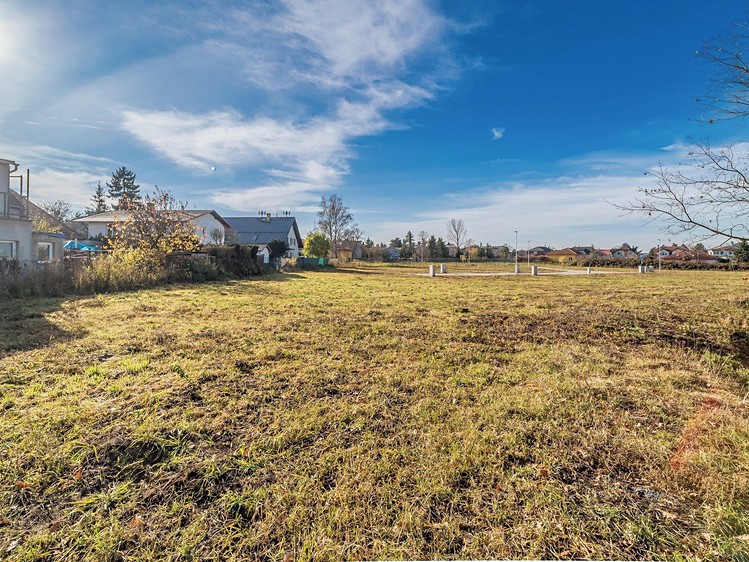 Prodej stavebního pozemku 1 075 m² - foto 6