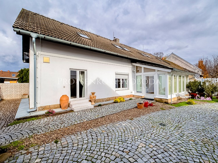 Prodej činžovního domu 250 m² - foto 2
