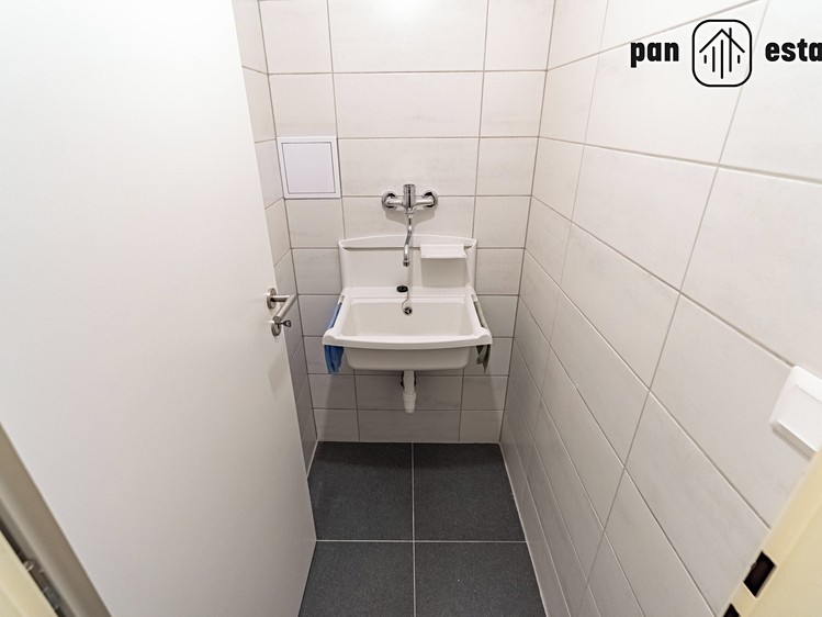 Prodej obchodního prostoru 63 m² - foto 5