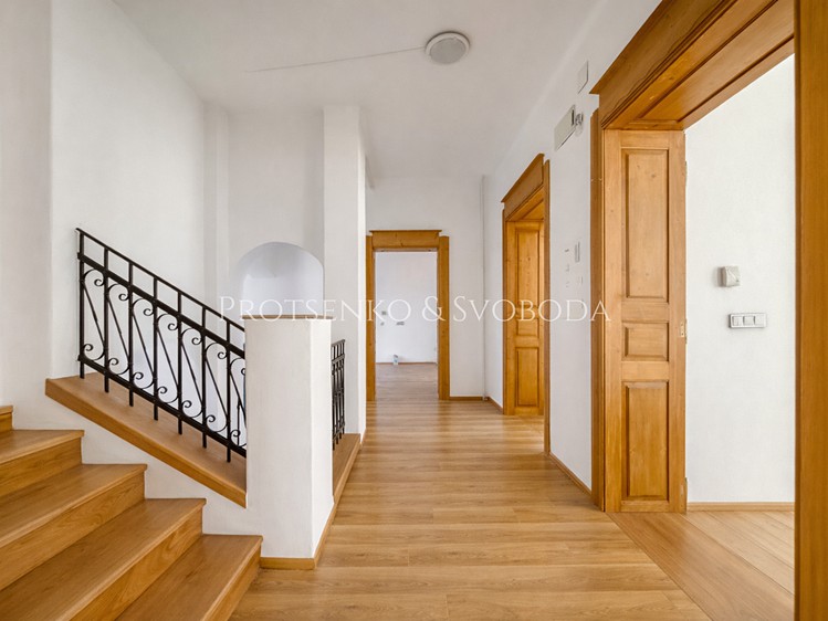 Prodej kanceláře 418 m² - foto 1
