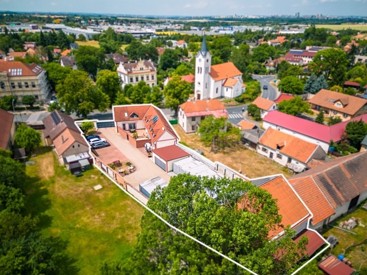 Prodej kanceláře 1 138 m² - foto 1