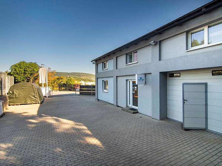 Prodej kanceláře 228 m² - foto 1
