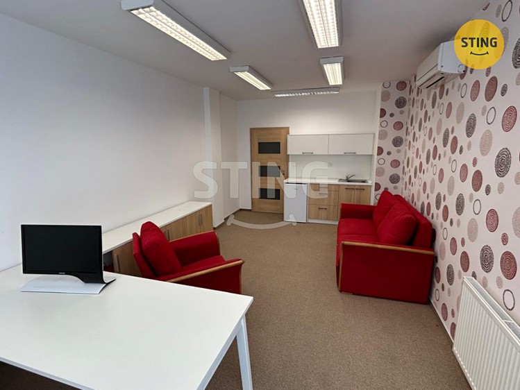 Prodej kanceláře 46 m² - foto 3