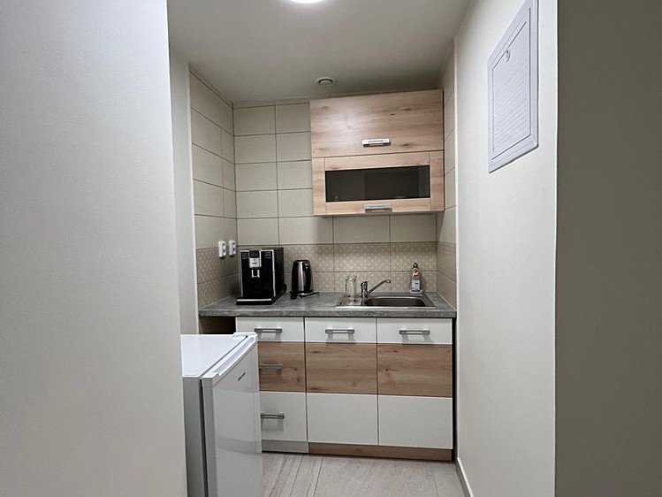 Prodej kanceláře 92 m² - foto 4