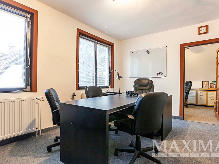 Prodej obchodního prostoru 300 m² - foto 1