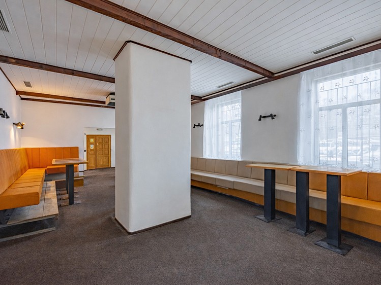 Prodej obchodního prostoru 200 m² - foto 2