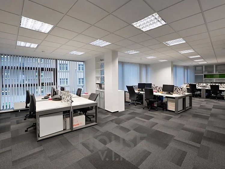 Prodej kanceláře 616 m² - foto 1
