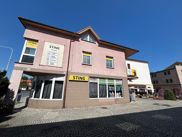 Prodej podílu 1/2 obchodního prostoru 450 m² - foto 2