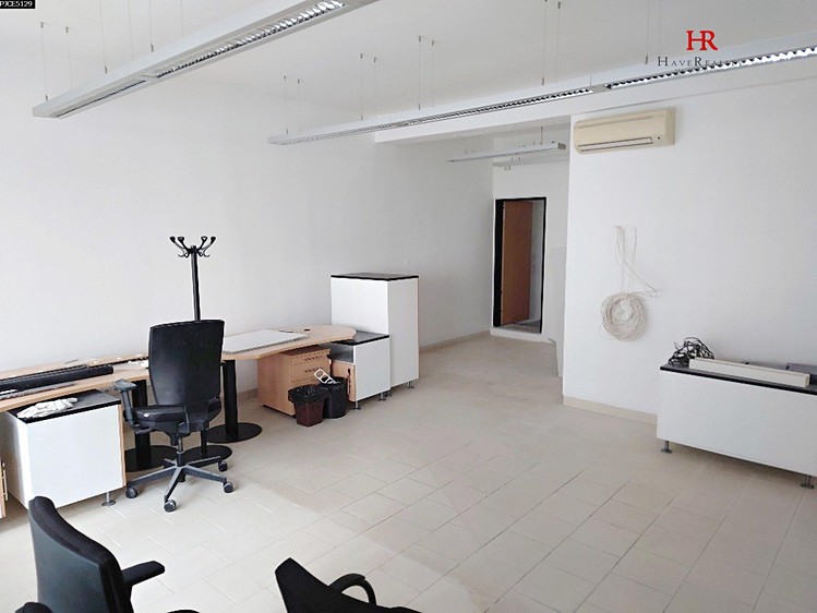 Pronájem kanceláře 95 m² - foto 3