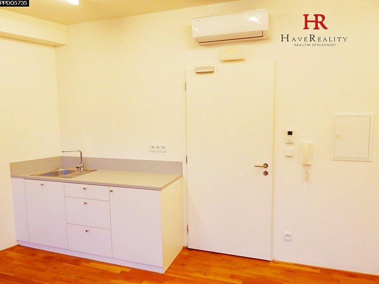 Pronájem kanceláře 35 m² - foto 3
