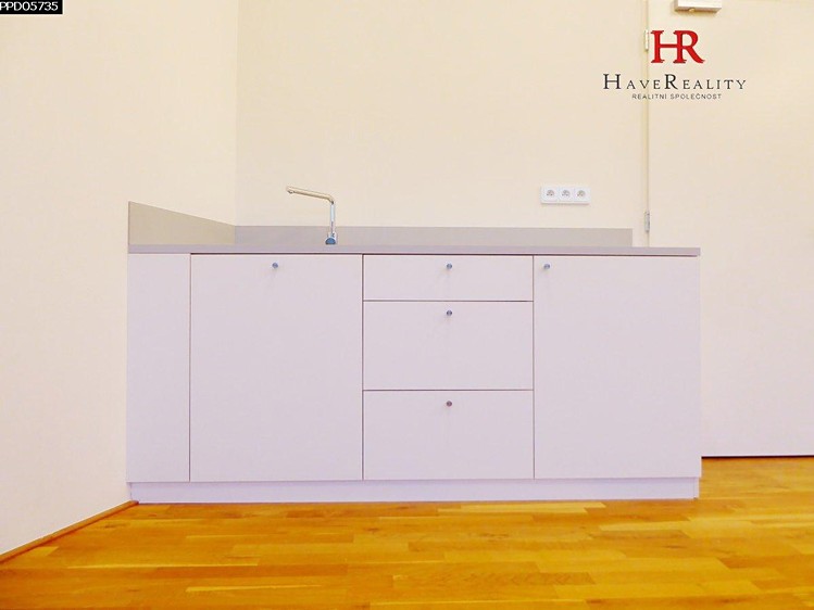Pronájem kanceláře 35 m² - foto 7