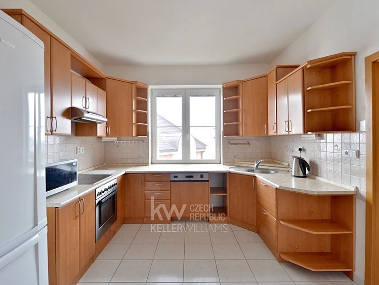 Pronájem kanceláře 839 m² - foto 5