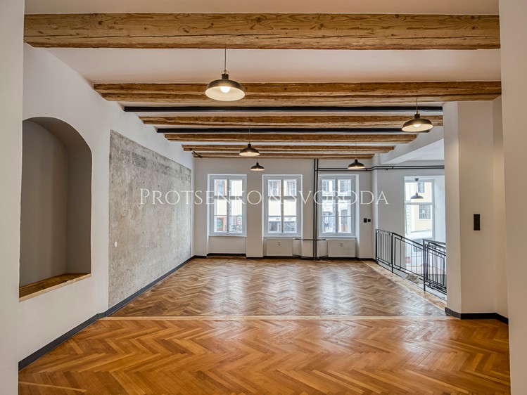 Pronájem obchodního prostoru 127 m² - foto 1