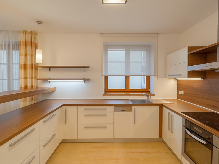 Pronájem kanceláře 121 m² - foto 4