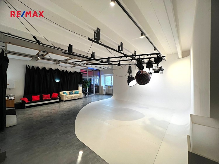 Pronájem komerční nemovitosti 150 m² - foto 1