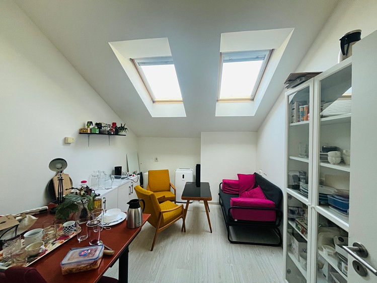 Pronájem kanceláře 85 m² - foto 1