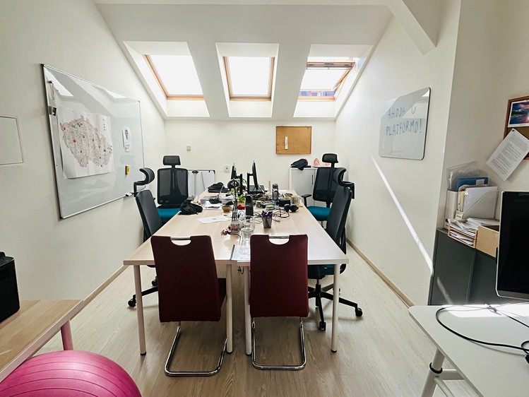 Pronájem kanceláře 85 m² - foto 2