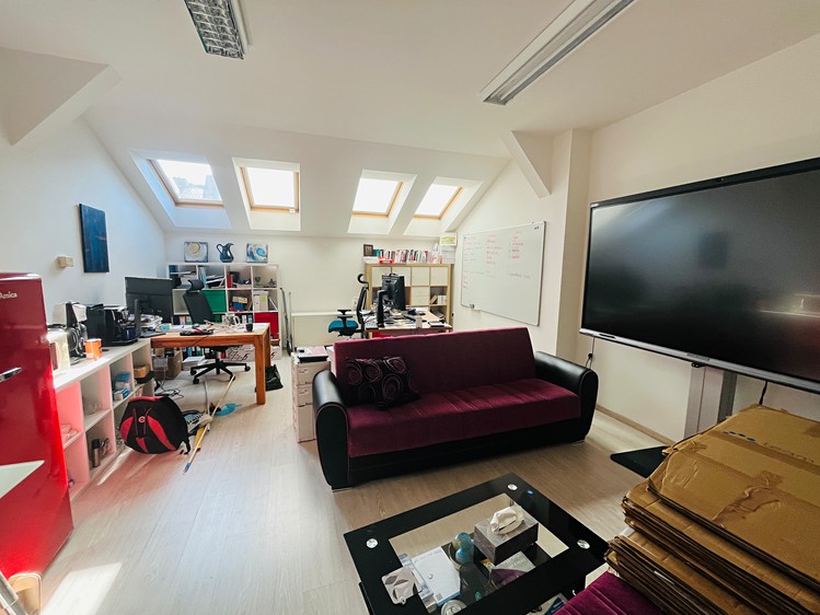 Pronájem kanceláře 85 m² - foto 3