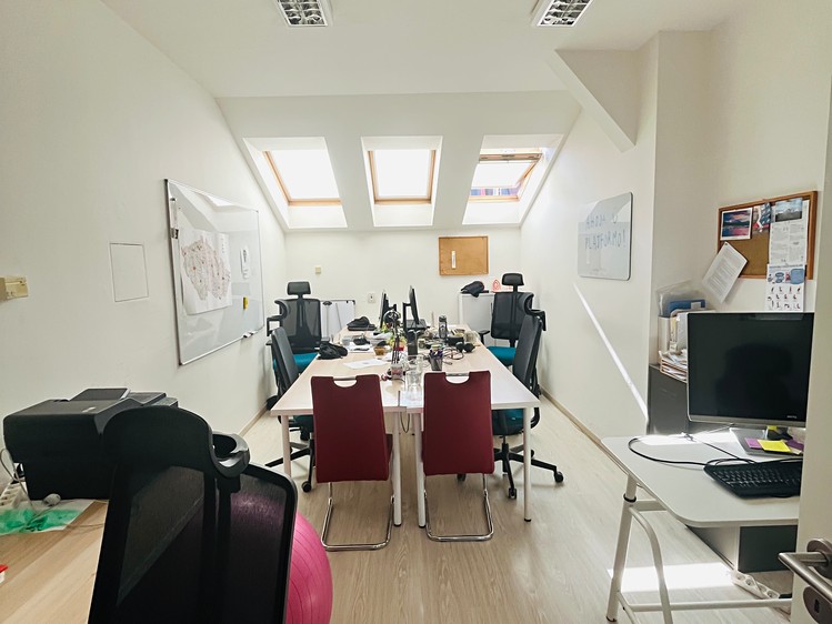 Pronájem kanceláře 85 m² - foto 8