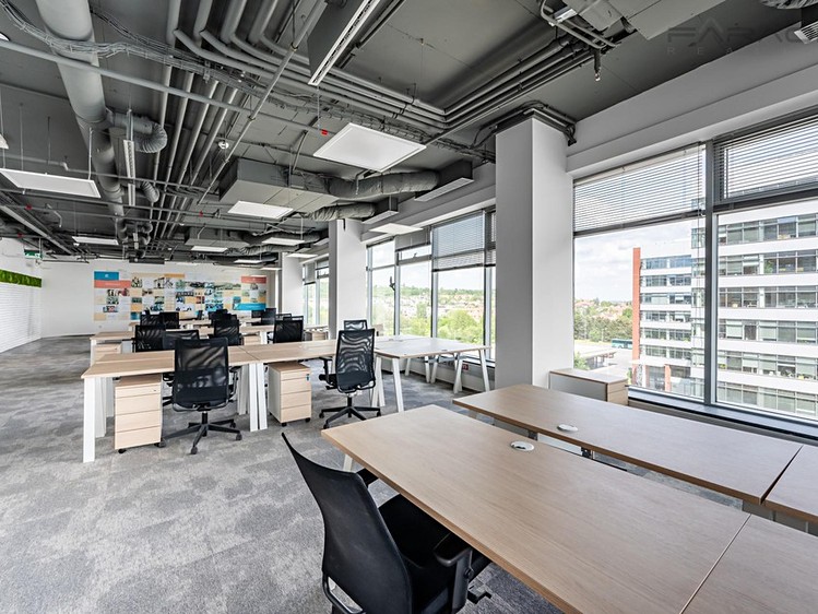 Pronájem kanceláře 173 m² - foto 4