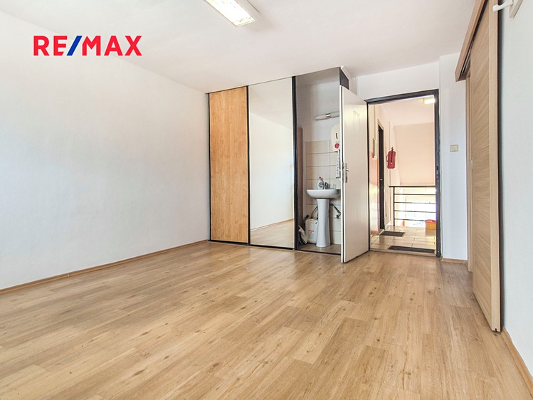 Pronájem kanceláře 32 m² - foto 4
