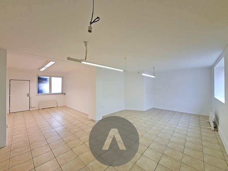 Pronájem obchodního prostoru 70 m² - foto 1