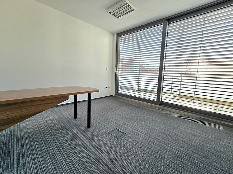 Pronájem kanceláře 25 m² - foto 4