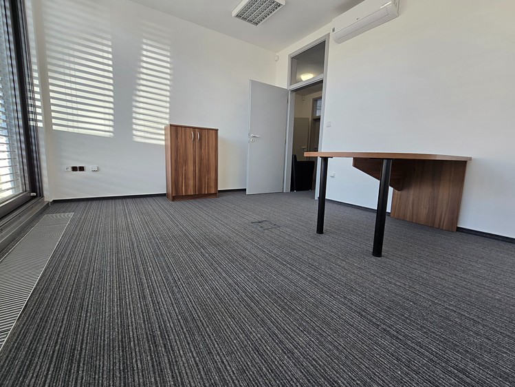 Pronájem kanceláře 25 m² - foto 7