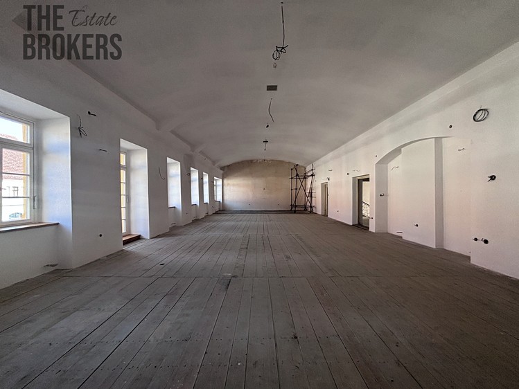 Pronájem kanceláře 370 m² - foto 4