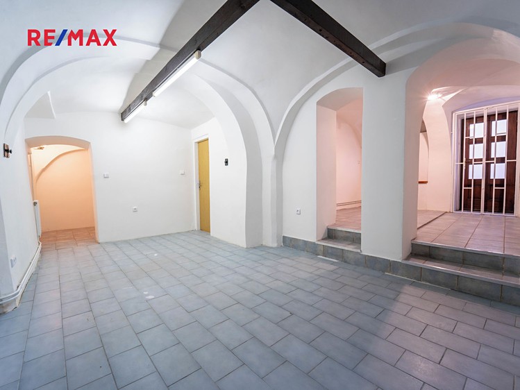 Pronájem obchodního prostoru 142 m² - foto 4