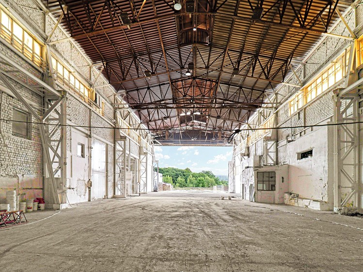 Pronájem skladového prostoru 1 500 m² - foto 1
