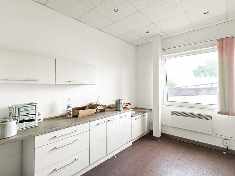 Pronájem kanceláře 357 m² - foto 3