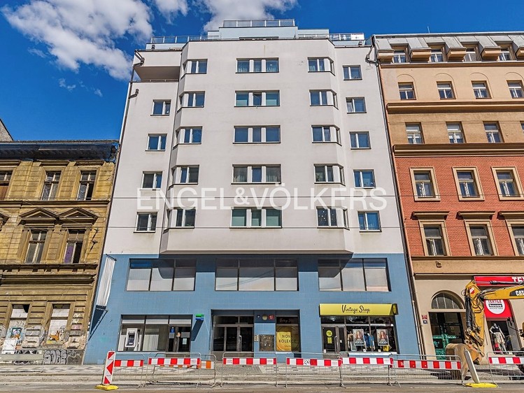 Pronájem kanceláře 268 m² - foto 1