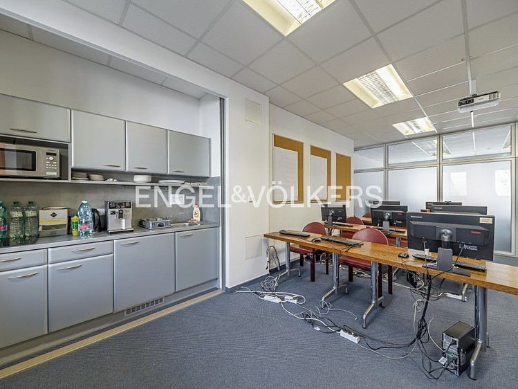 Pronájem kanceláře 268 m² - foto 8