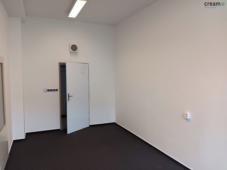 Pronájem kanceláře 19 m² - foto 4