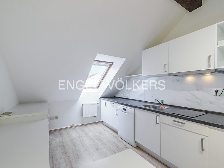 Pronájem kanceláře 99 m² - foto 3