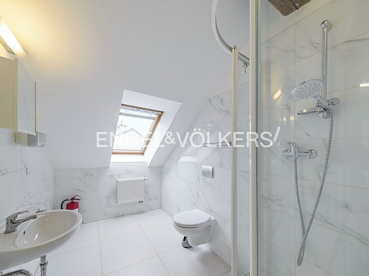 Pronájem kanceláře 99 m² - foto 4
