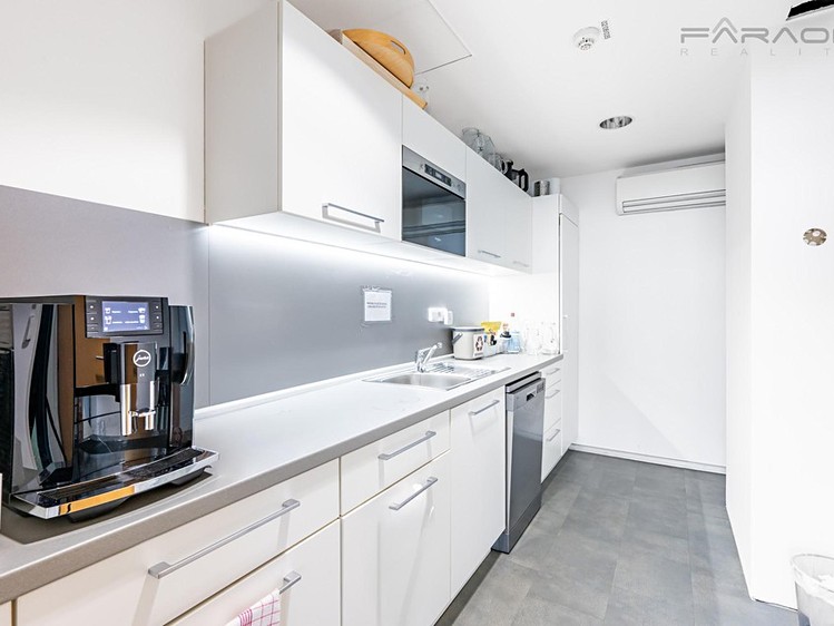 Pronájem kanceláře 488 m² - foto 8