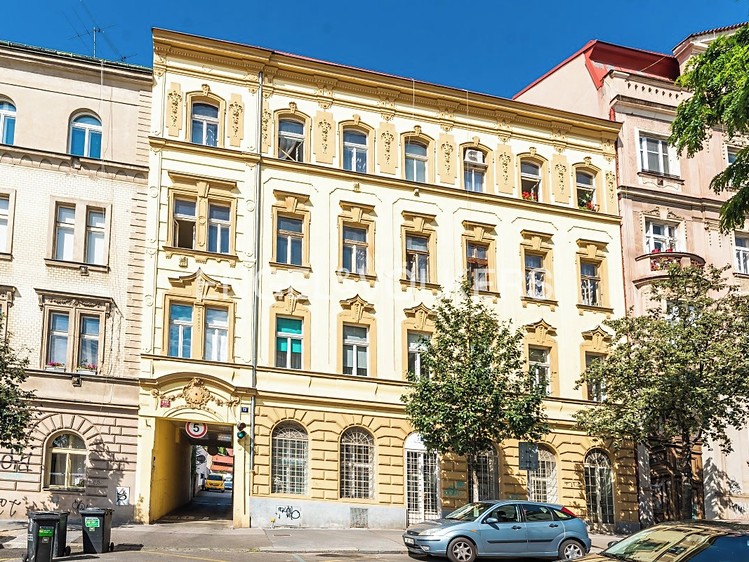Pronájem kanceláře 277 m² - foto 1