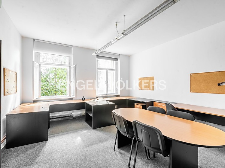 Pronájem kanceláře 277 m² - foto 4
