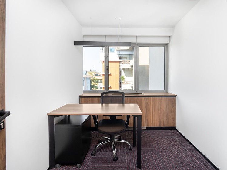 Pronájem kanceláře 50 m² - foto 1