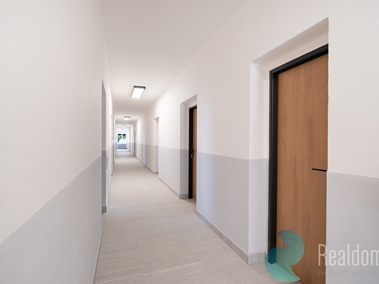 Pronájem kanceláře 610 m² - foto 8