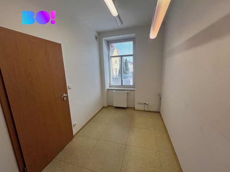 Pronájem kanceláře 65 m² - foto 5