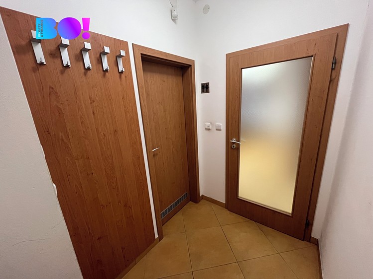 Pronájem kanceláře 65 m² - foto 6